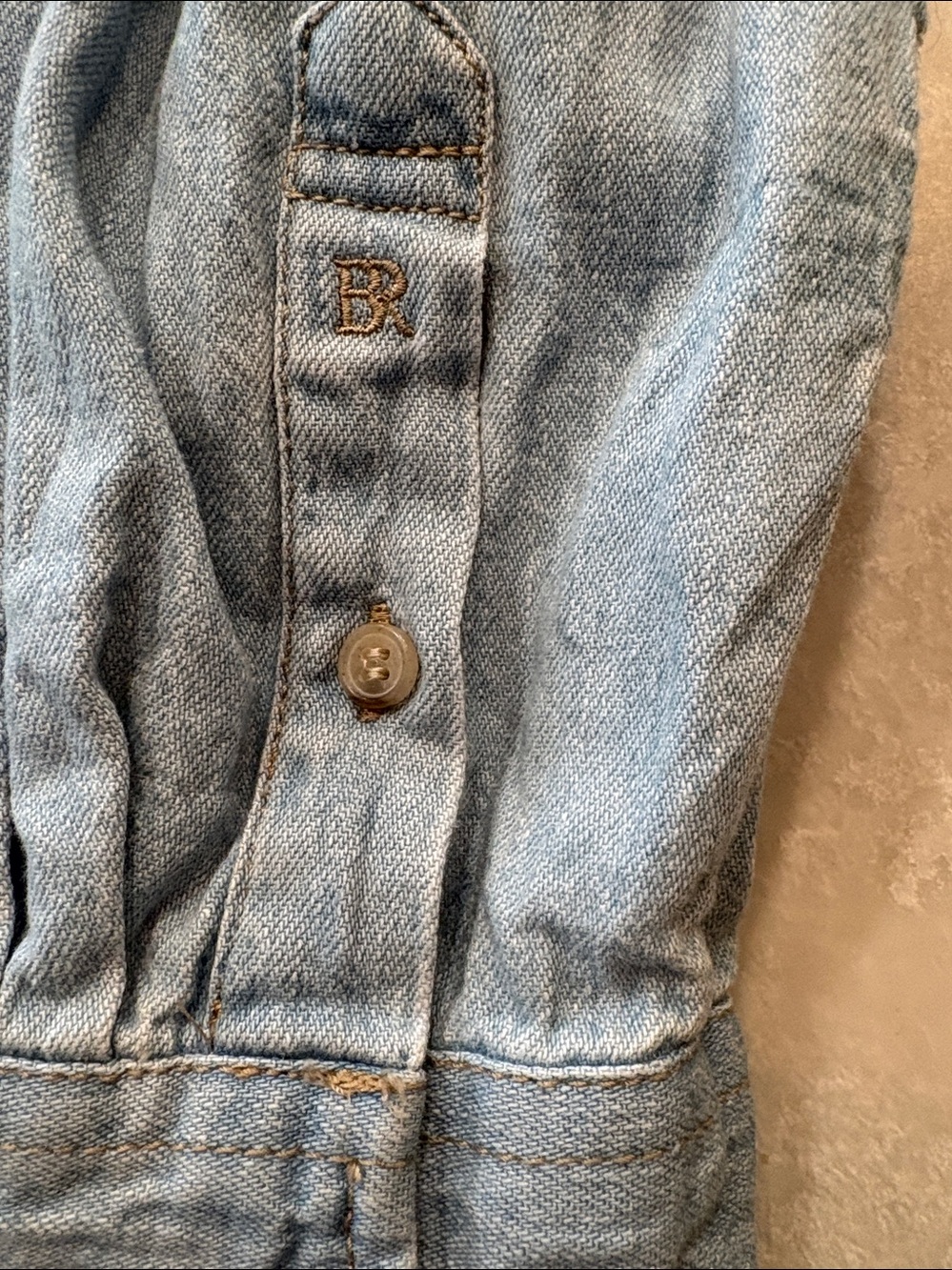 BR cropped denim shirt - Picture 3 of 8